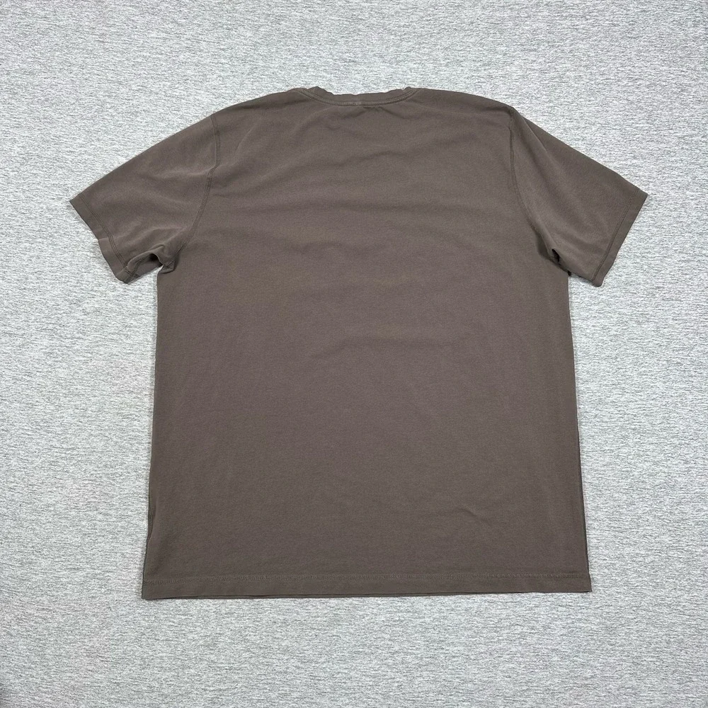 Vuori T-Shirt Mens XXL Beige Taupe Tuvalu Tee Pima Blend Stretch Active STAINS - Picture 2 of 8